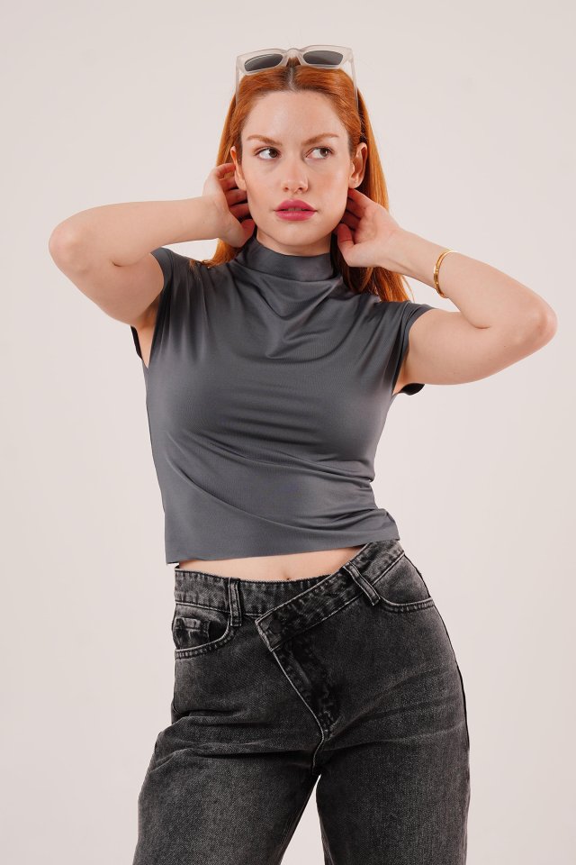 Boğazlı Parlak Kumaş Bordo Crop