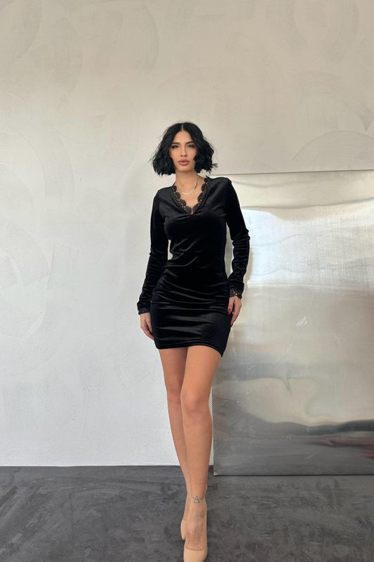 Kırmızı Yaka Ve Kol Dantelli Mini Elbise